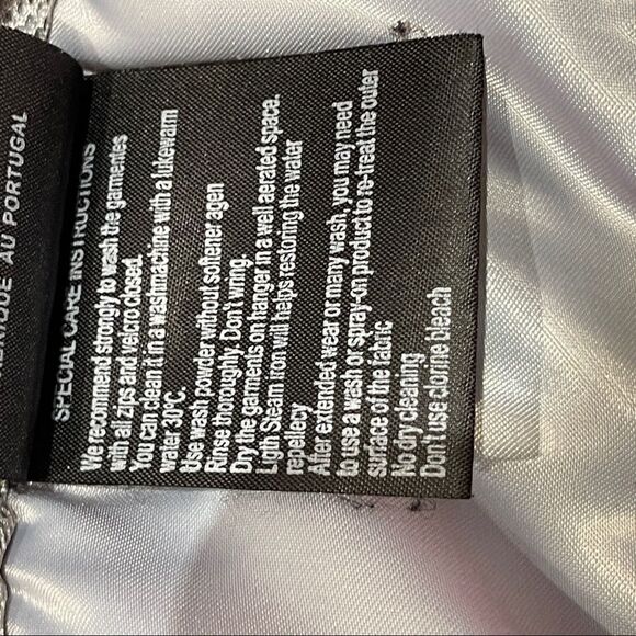 Rossignol JC De Castelbajac Women's Size M Ski Jacket Tan Mock Neck Pockets - Picture 16 of 16